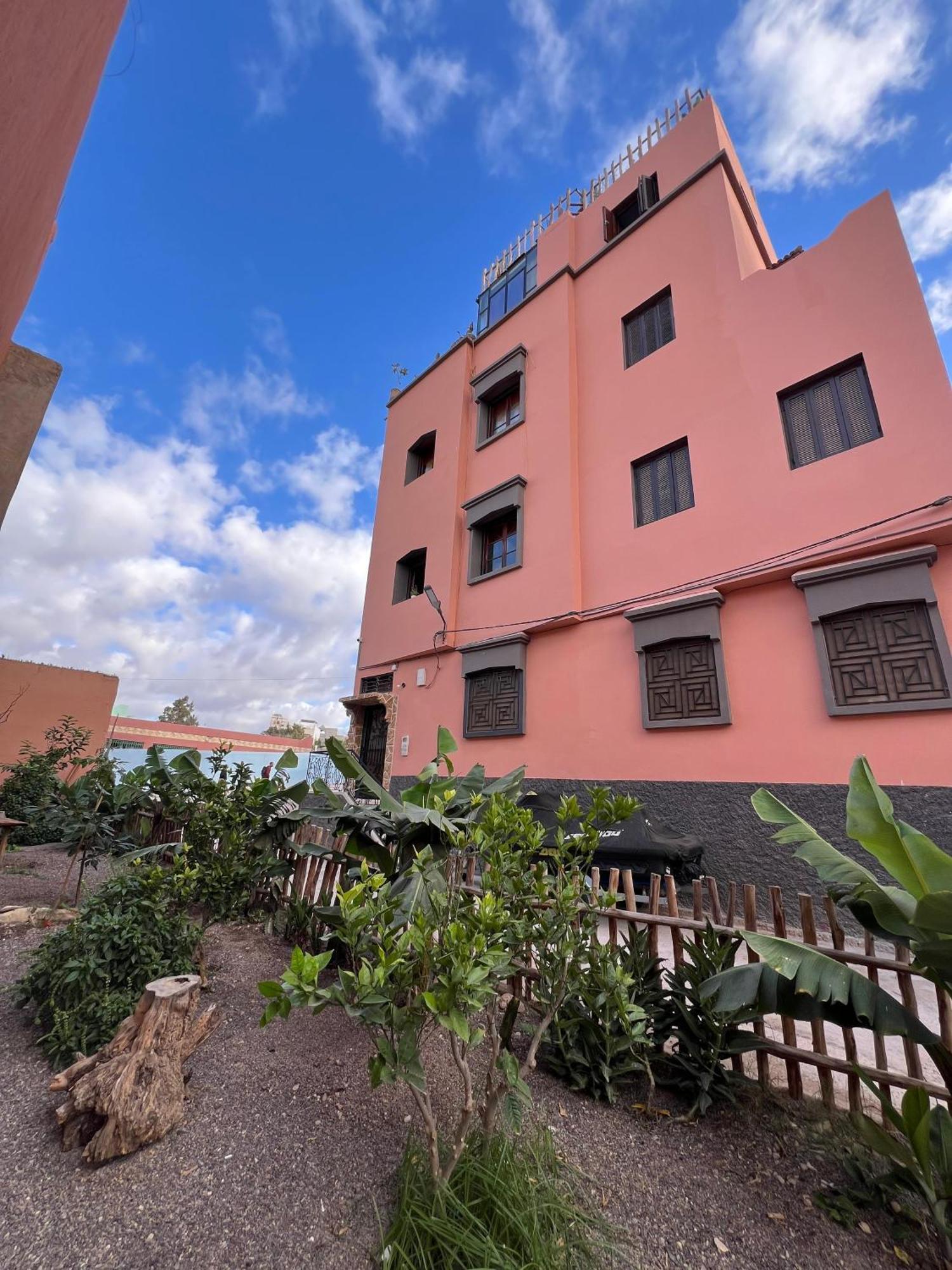 Хостел Berber Waves Surf House Tamraght Экстерьер фото